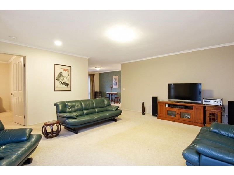 6 Hillcrest Road, Quakers Hill NSW 2763