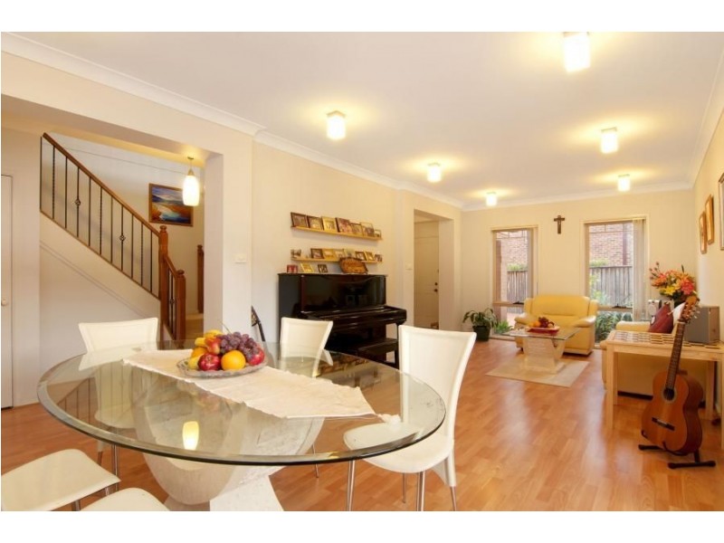 8 McBurney Place, Baulkham Hills NSW 2153