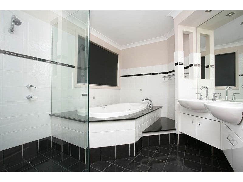 12 Vernonia Ave, Kellyville NSW 2155