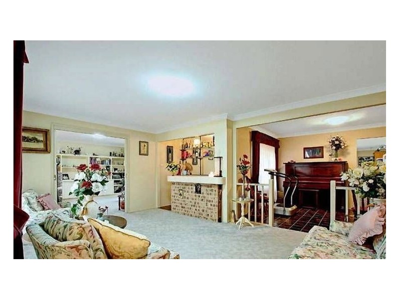 4 Penrhyn Place, Castle Hill NSW 2154