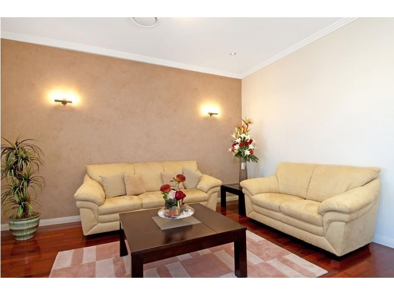 1 Queens Court, Castle Hill NSW 2154