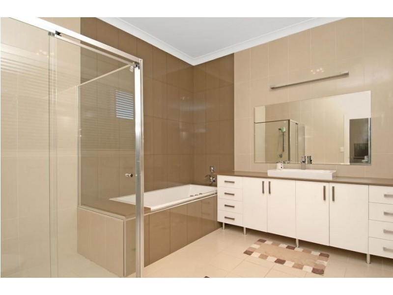 1 Queens Court, Castle Hill NSW 2154