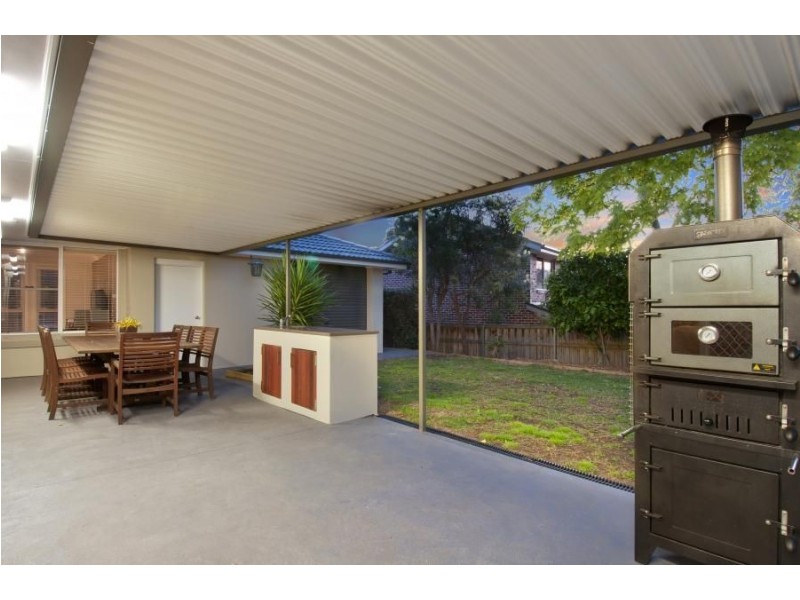 8 Bishopgate Avenue, Castle Hill NSW 2154