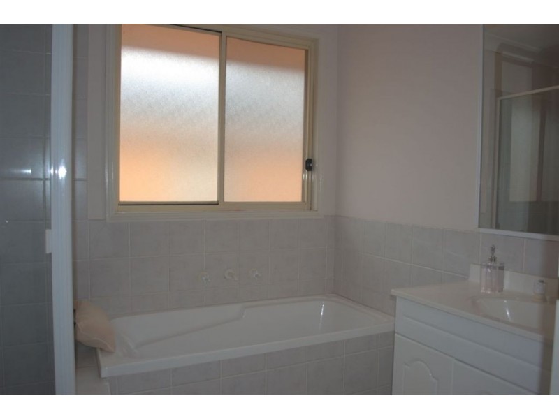 5 Persimmon Way, Glenwood NSW 2768