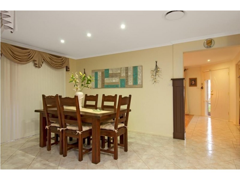 16 Harcourt Grove, Glenwood NSW 2768