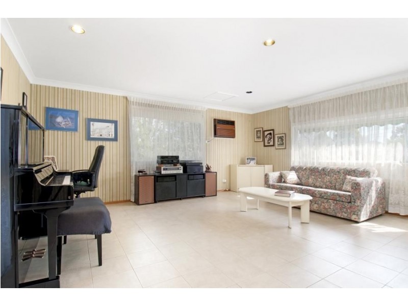 21 Caledonian Avenue, Winston Hills NSW 2153