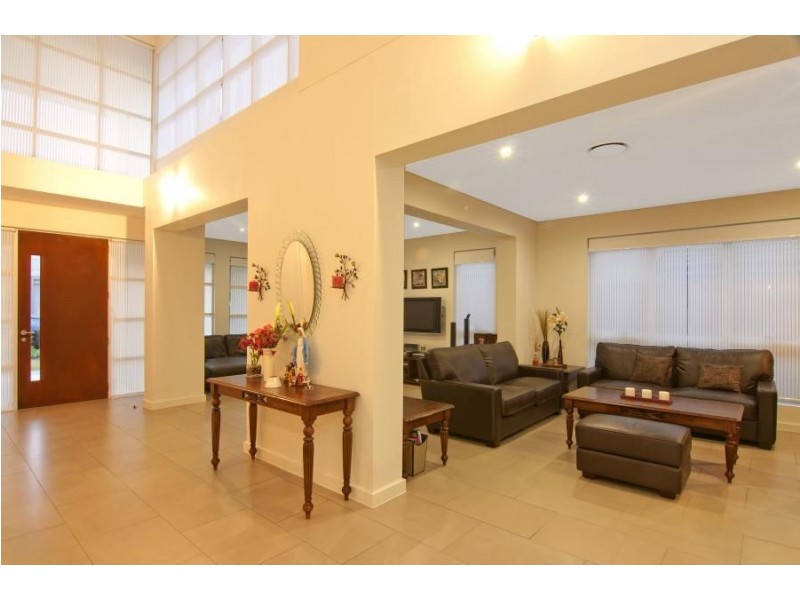 8 Ridgemark Place, Bella Vista NSW 2153