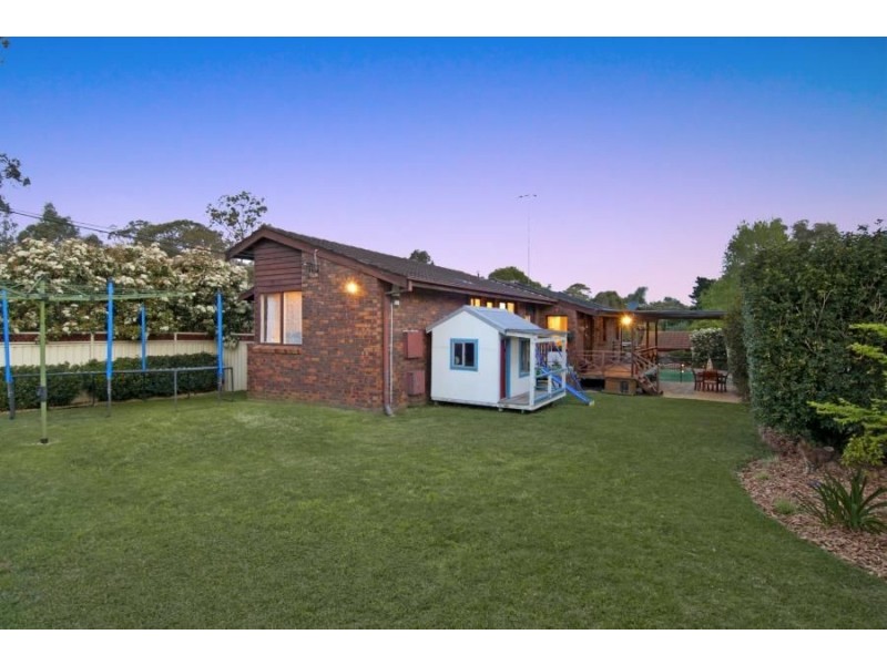 4 Warumbui Avenue, Baulkham Hills NSW 2153