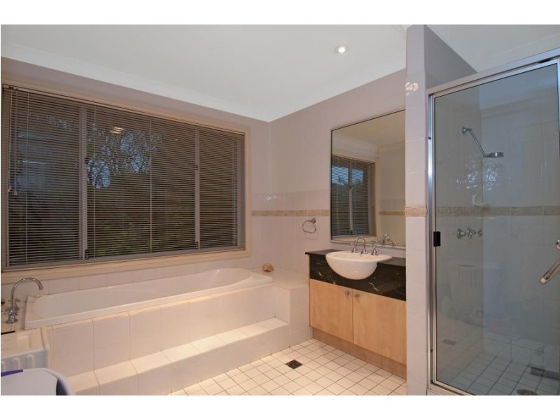 16 Lakeview Close, Baulkham Hills NSW 2153