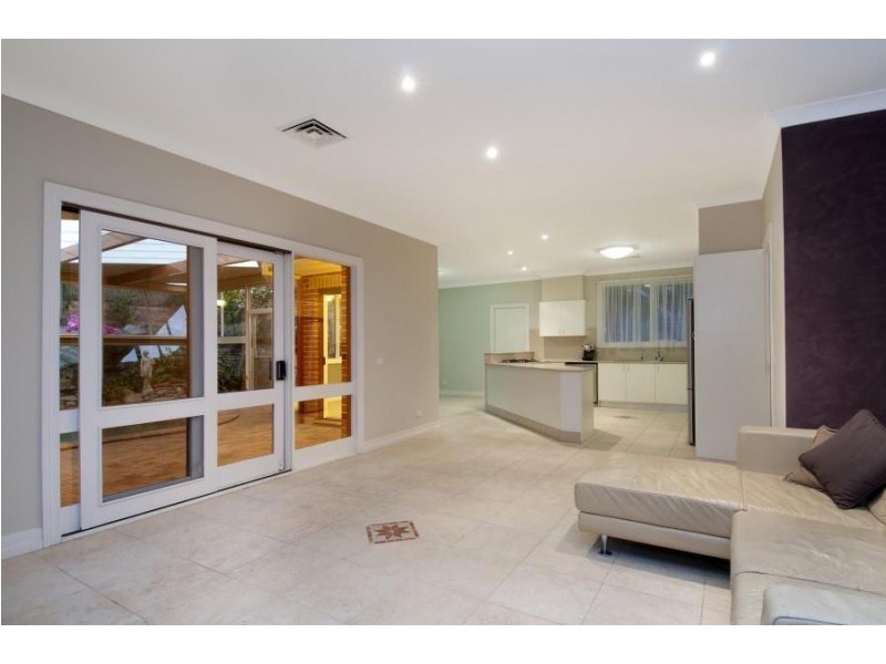18 Redwood Close, Castle Hill NSW 2154