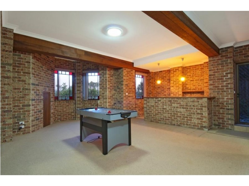 18 Redwood Close, Castle Hill NSW 2154