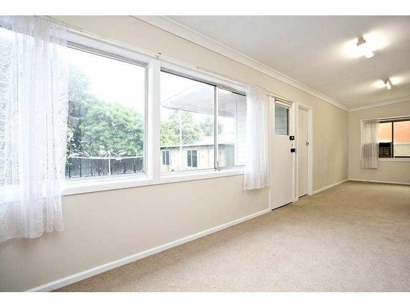 6 Edna Avenue, Toongabbie NSW 2146