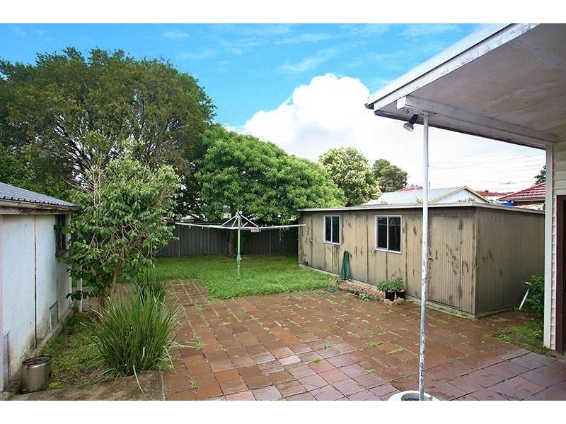 6 Edna Avenue, Toongabbie NSW 2146