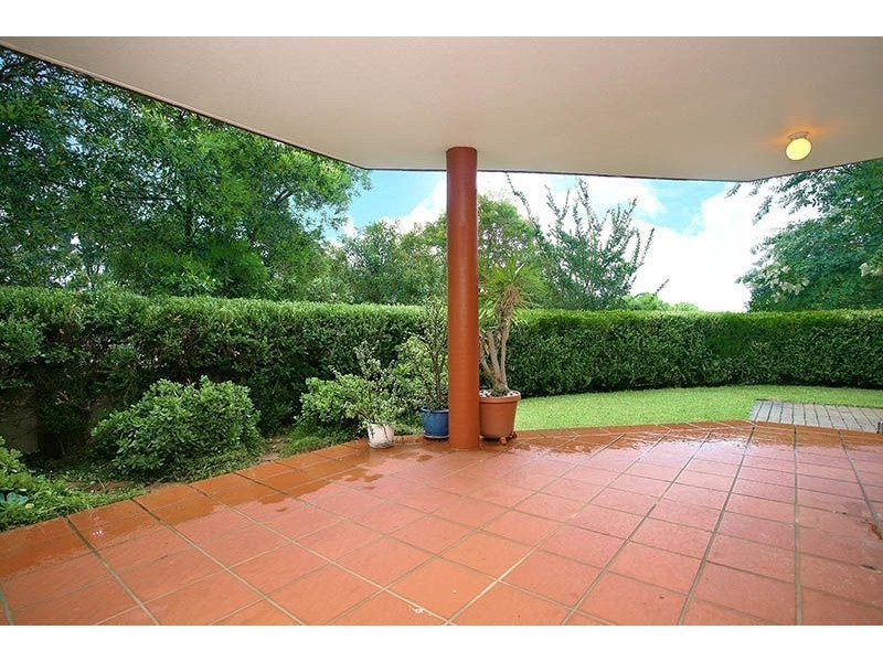 33 Castle Pines Drive, Baulkham Hills NSW 2153