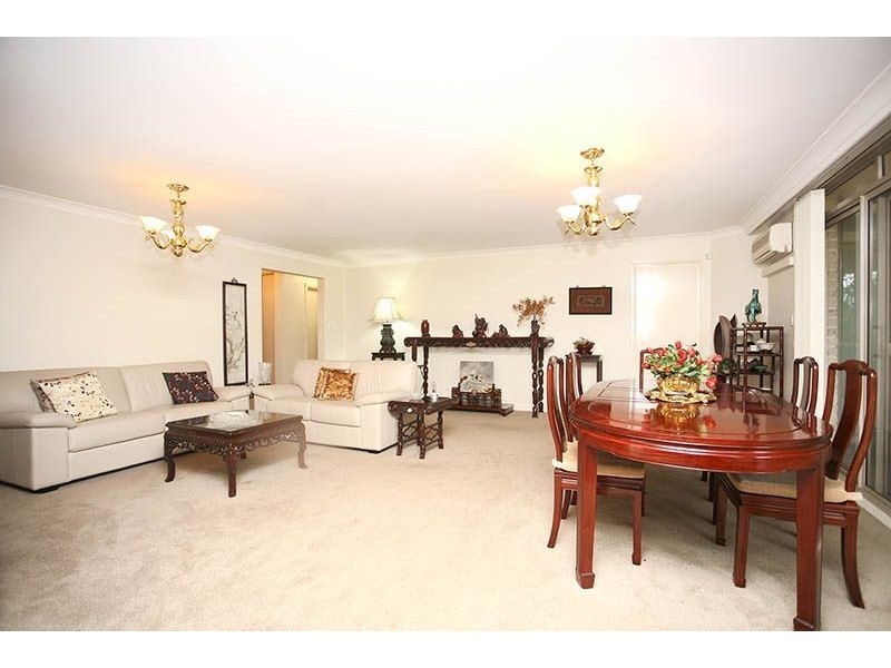 33 Castle Pines Drive, Baulkham Hills NSW 2153