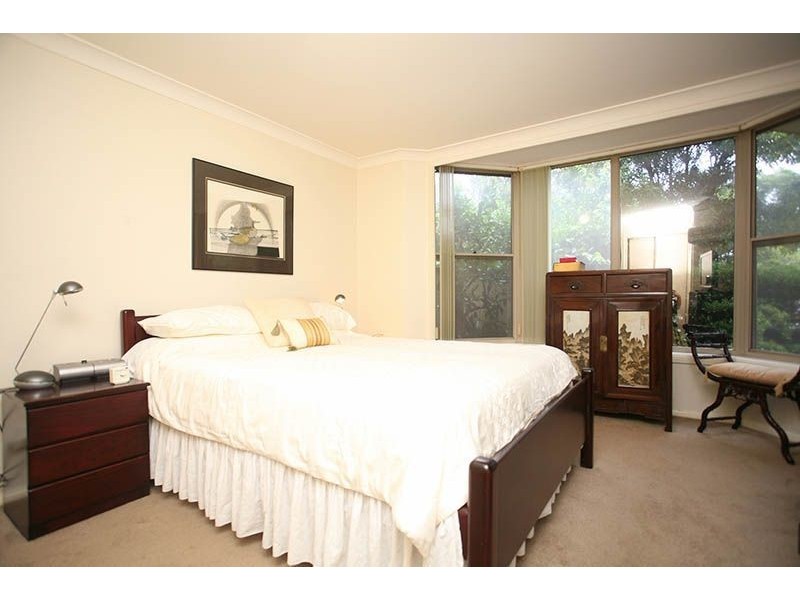 33 Castle Pines Drive, Baulkham Hills NSW 2153