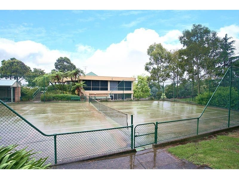 33 Castle Pines Drive, Baulkham Hills NSW 2153