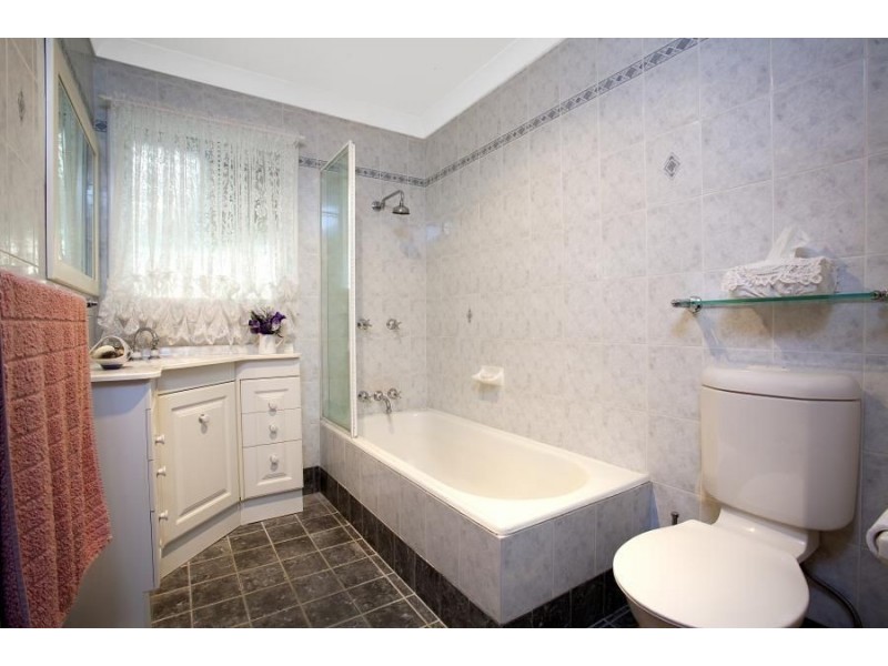 18 Jamberoo Avenue, Baulkham Hills NSW 2153