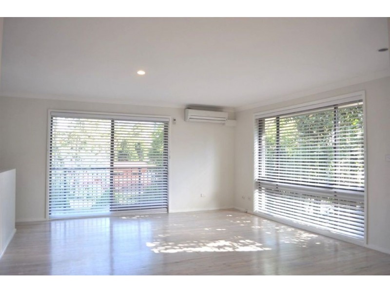 100 Cropley Drive, Baulkham Hills NSW 2153