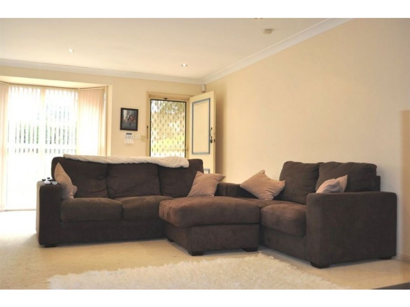 1b Denton Grove, Quakers Hill NSW 2763