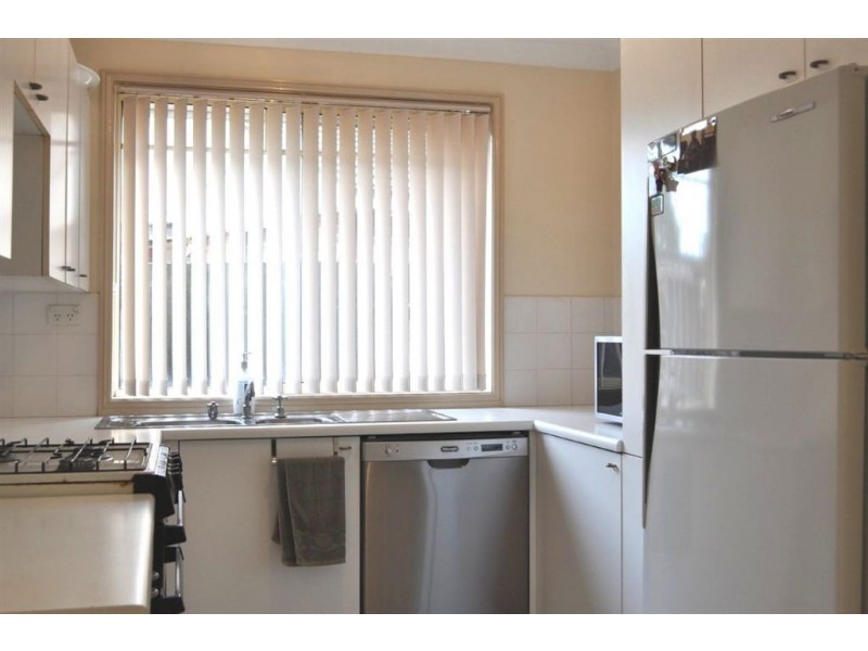 1b Denton Grove, Quakers Hill NSW 2763