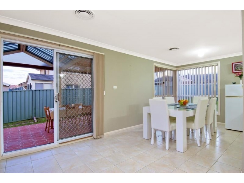 5 Finch Place, Glenwood NSW 2768