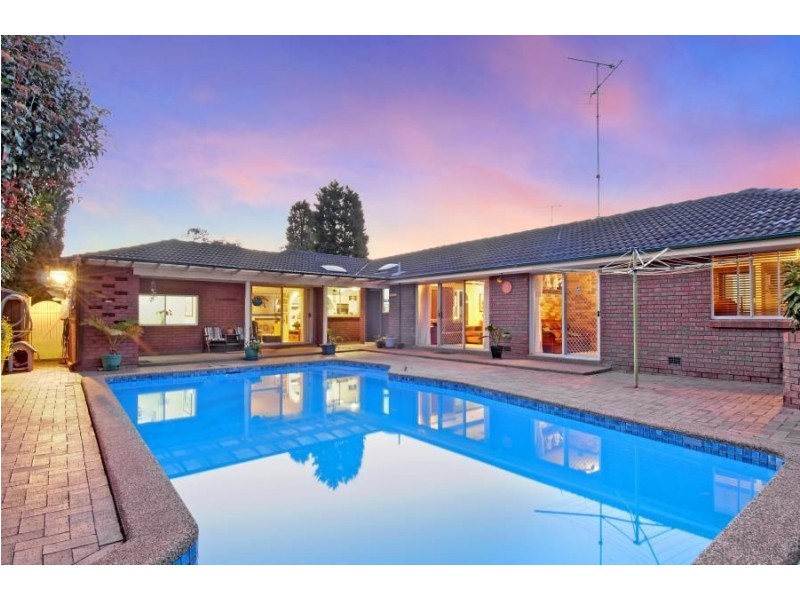 15 Jamberoo Avenue, Baulkham Hills NSW 2153