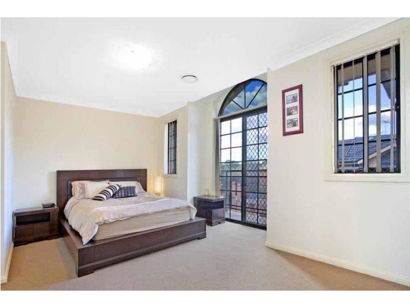 8/2c Edward Street, Baulkham Hills NSW 2153