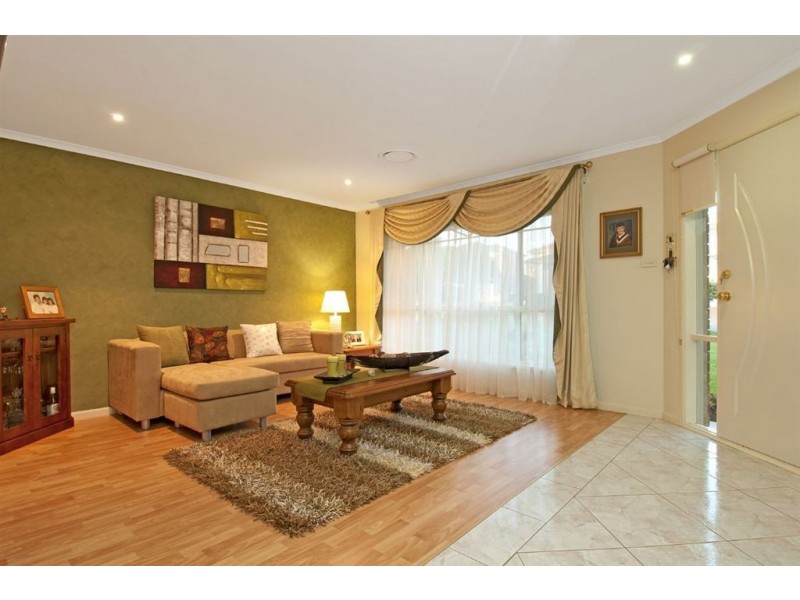 16 Harcourt Grove, Glenwood NSW 2768