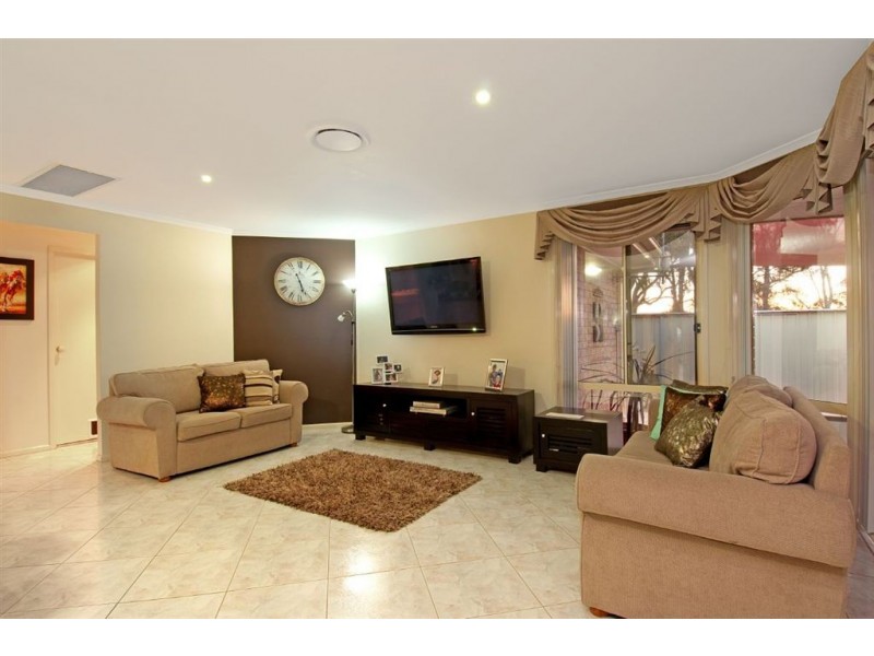 16 Harcourt Grove, Glenwood NSW 2768