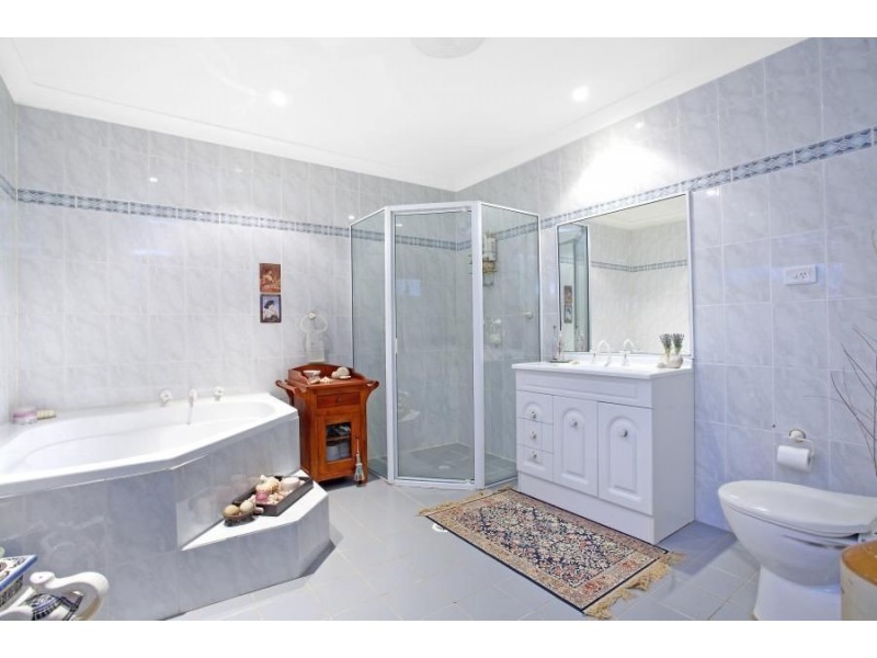 18A Tallwood Drive, North Rocks NSW 2151