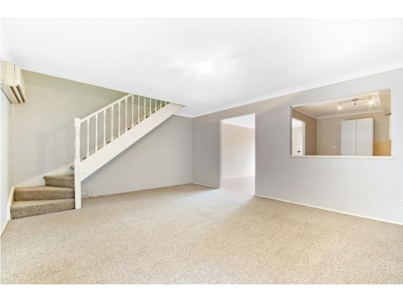 4/2 Canyon Road, Baulkham Hills NSW 2153