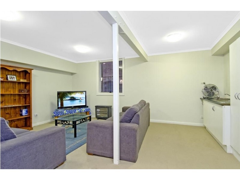 100 Cropley Drive, Baulkham Hills NSW 2153