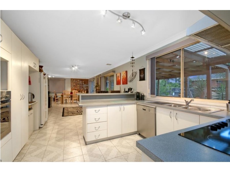 11 Browne Place, Baulkham Hills NSW 2153