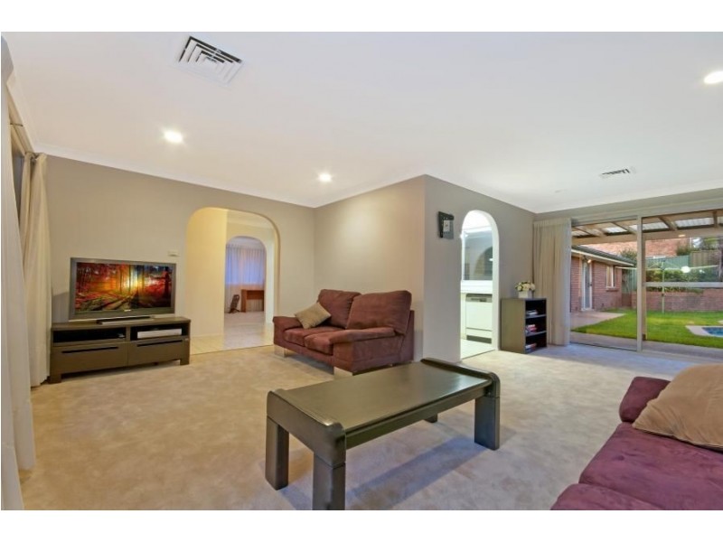 15 Jamberoo Avenue, Baulkham Hills NSW 2153