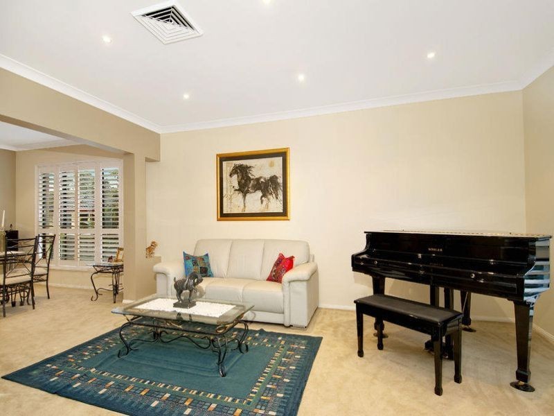 13 Carnival Way, Beaumont Hills NSW 2155
