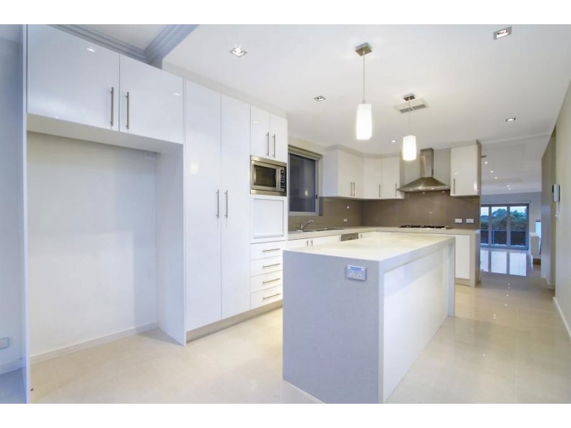 7b Woodlands Street, Baulkham Hills NSW 2153