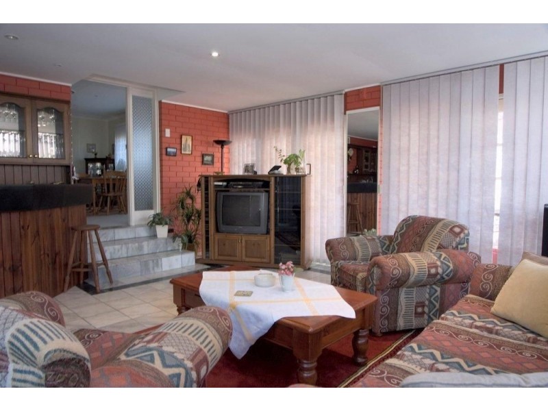 11 Caroline Chisholm Drive, Winston Hills NSW 2153