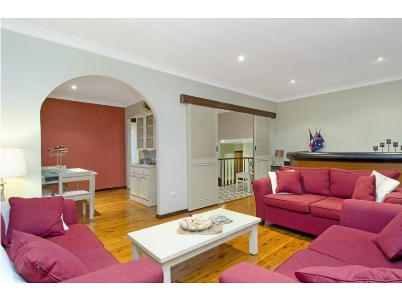 4 Sunset Place, North Rocks NSW 2151