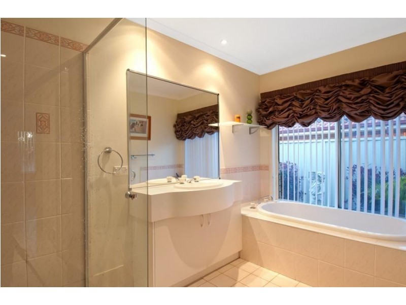 16 Harcourt Grove, Glenwood NSW 2768