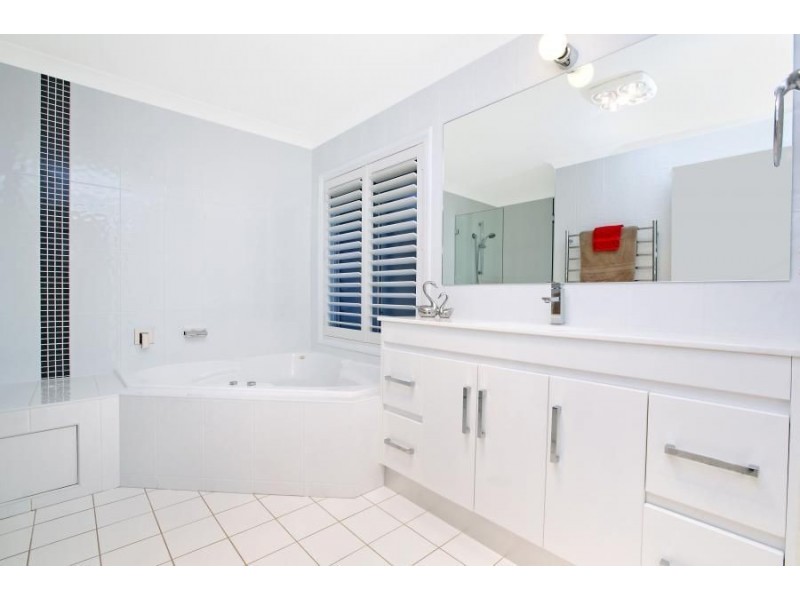 5 Thornbury Court, Bella Vista NSW 2153