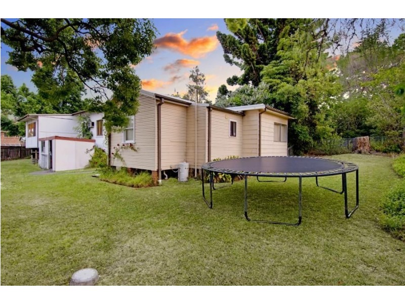 6 Sunnymeade Close, Asquith NSW 2077