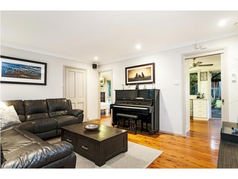 18 Lambert Crescent, Baulkham Hills NSW 2153