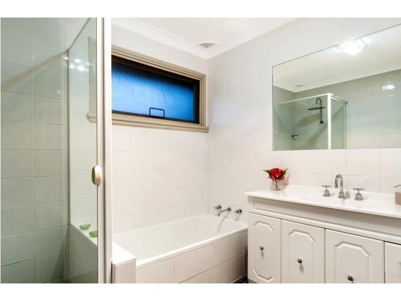 18 Lambert Crescent, Baulkham Hills NSW 2153