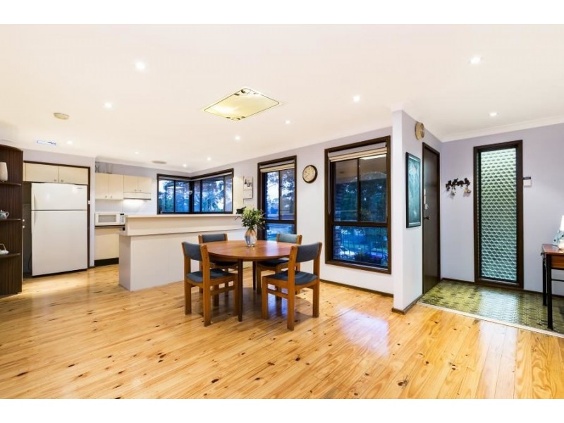 22 Sanders Crescent, Kings Langley NSW 2147