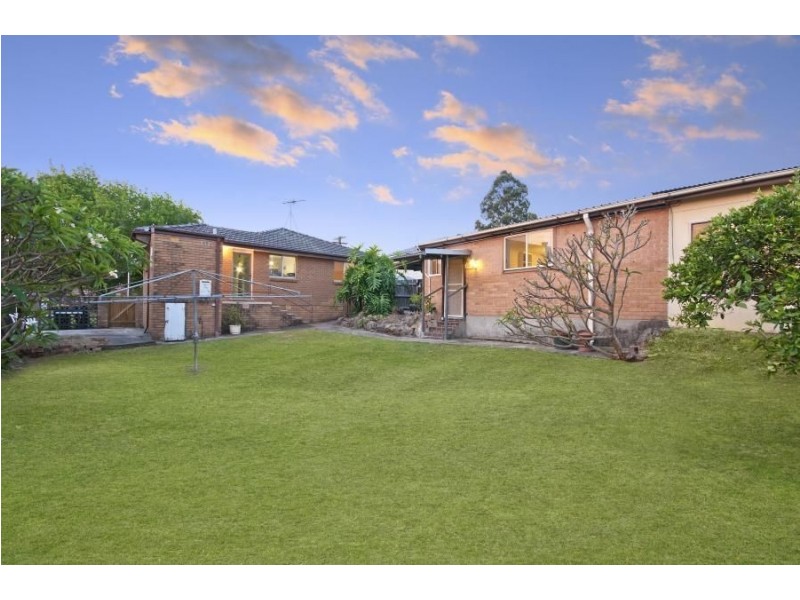 11 Athabaska Avenue, Seven Hills NSW 2147