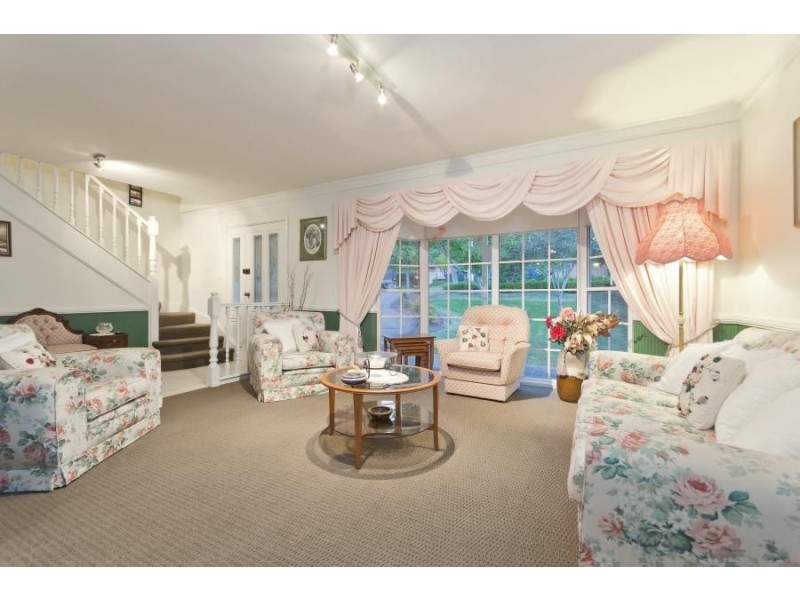 18 Radiata Avenue, Baulkham Hills NSW 2153