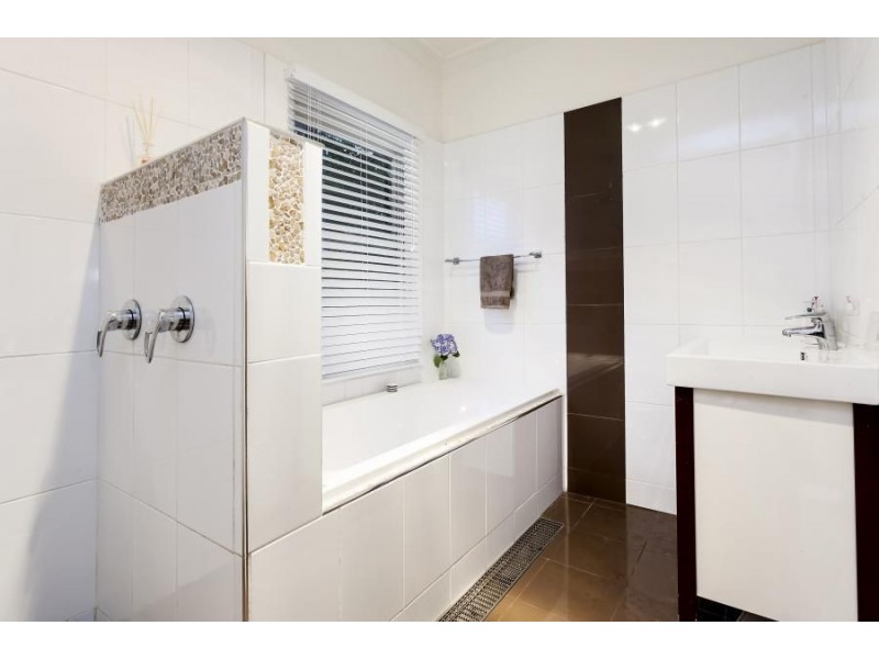 24 Linton Street, Baulkham Hills NSW 2153