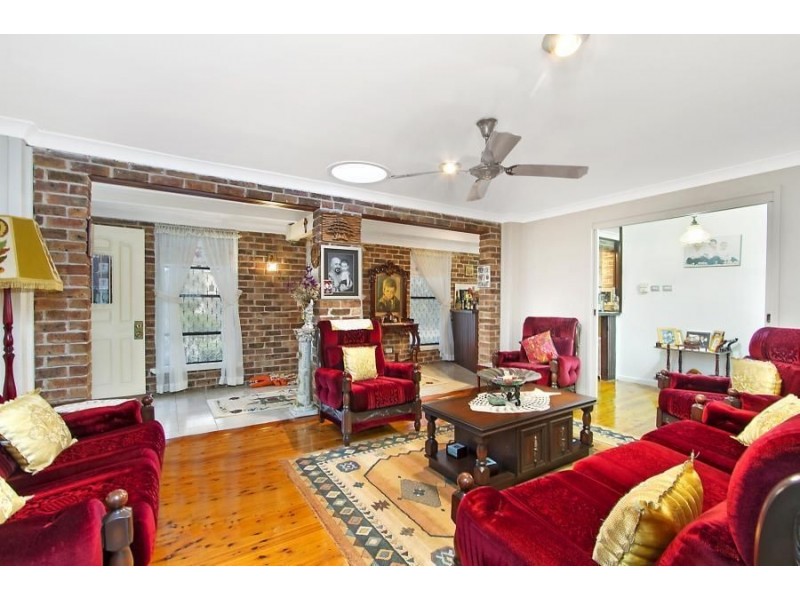 221 Madagascar Drive, Kings Park NSW 2148