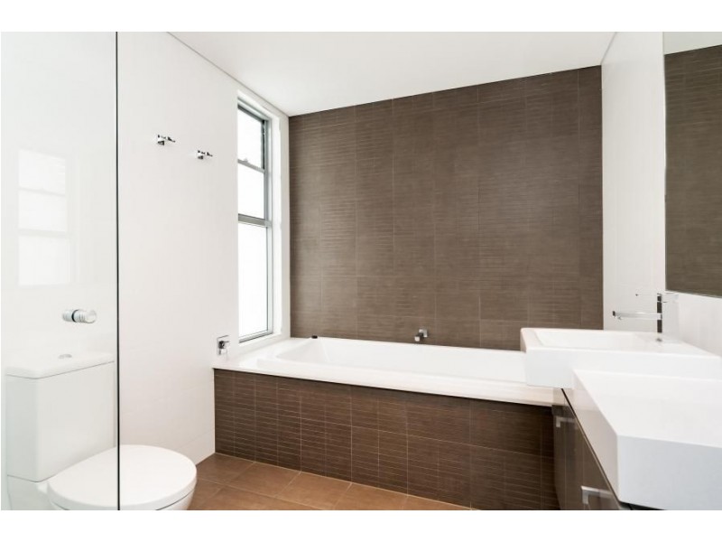 17 Central Park Avenue, Baulkham Hills NSW 2153